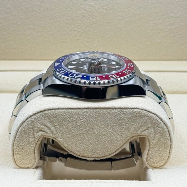 Rolex GMT Master Pepsi Super Clone Swiss Machine - Image 3