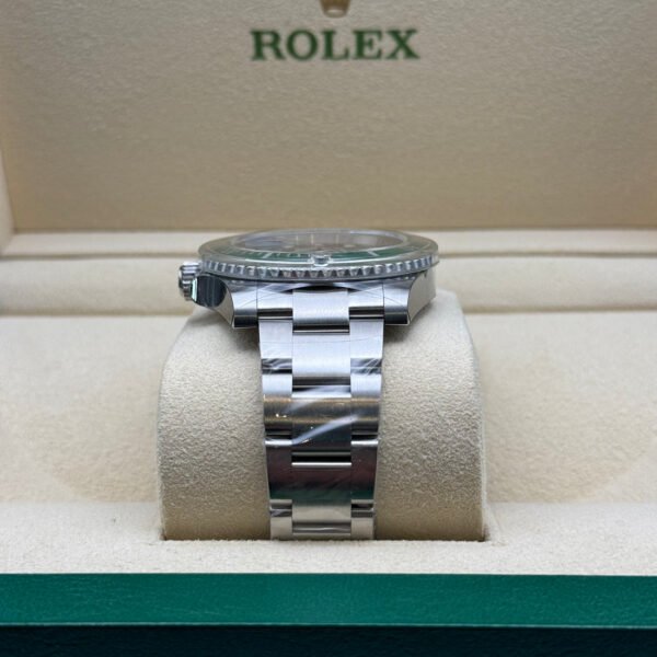 Rolex Submariner Hulk Super Clone Swiss Machine - Image 5